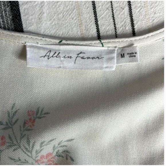 All in favor • floral button front wide leg jumpsuit - Picture 5 of 5